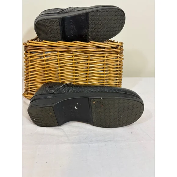 Women's Dansko Clogs Size 38 Black - Picture 7 of 8